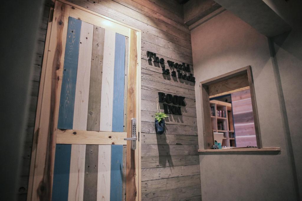 Fotografie z fotogalerie ubytování bnbplus Niigata Book Inn v destinaci Niigata