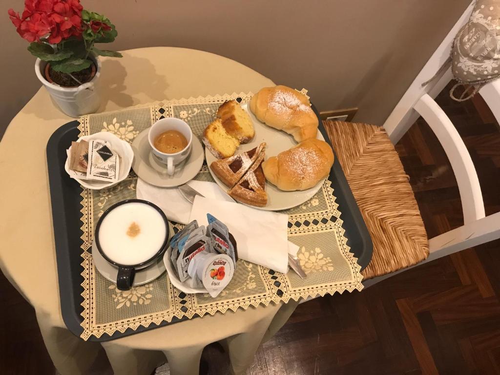 Jedzenie w pensjonacie lub w pobliżu