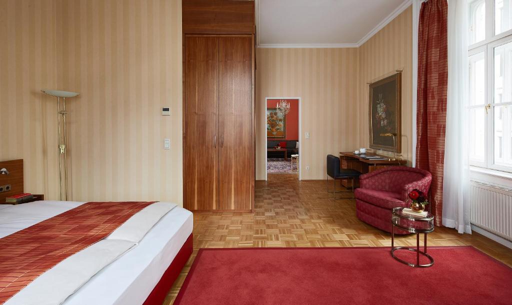 Living Hotel an der Oper - Resim 29