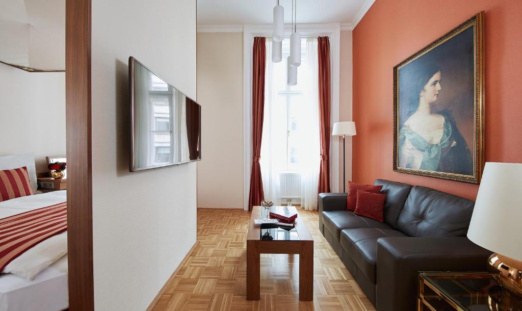 Living Hotel an der Oper - Resim 25