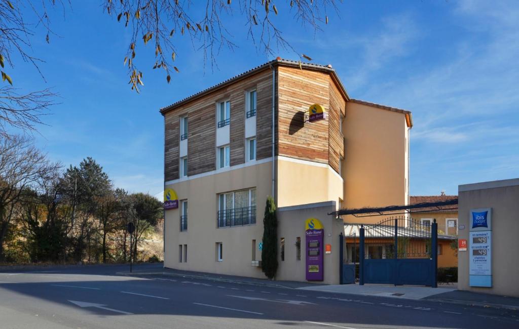 Budova, kde se aparthotel nachází