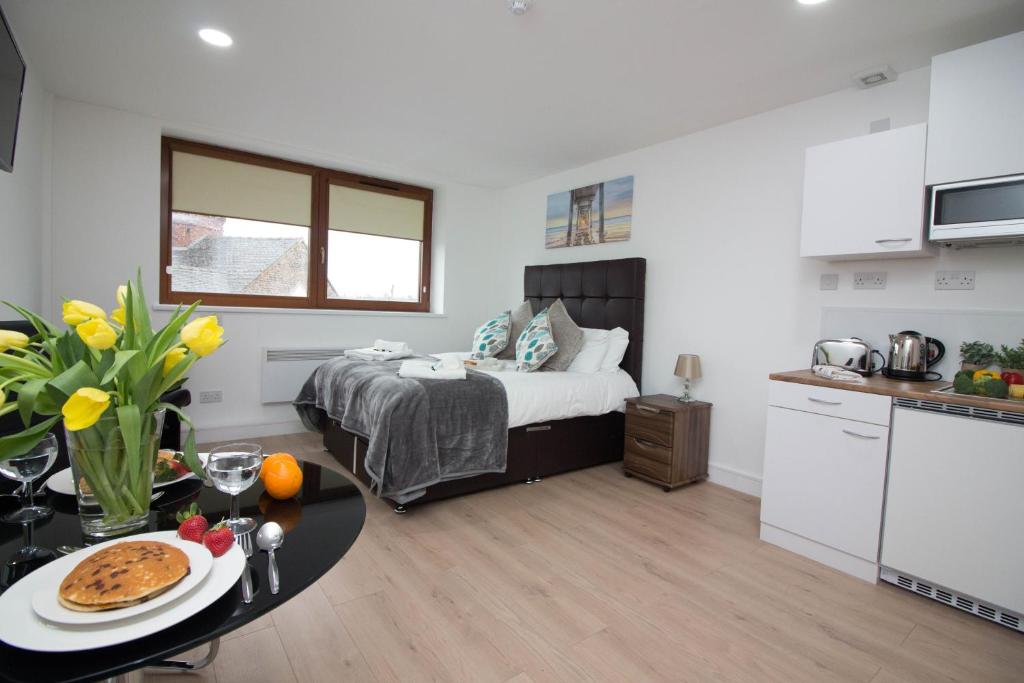 Trafalgar House - Studio Apartment