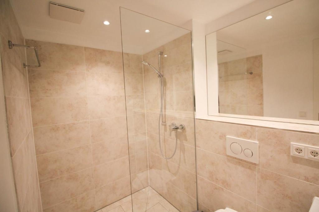 das kleine Hotel in München - Resim 14