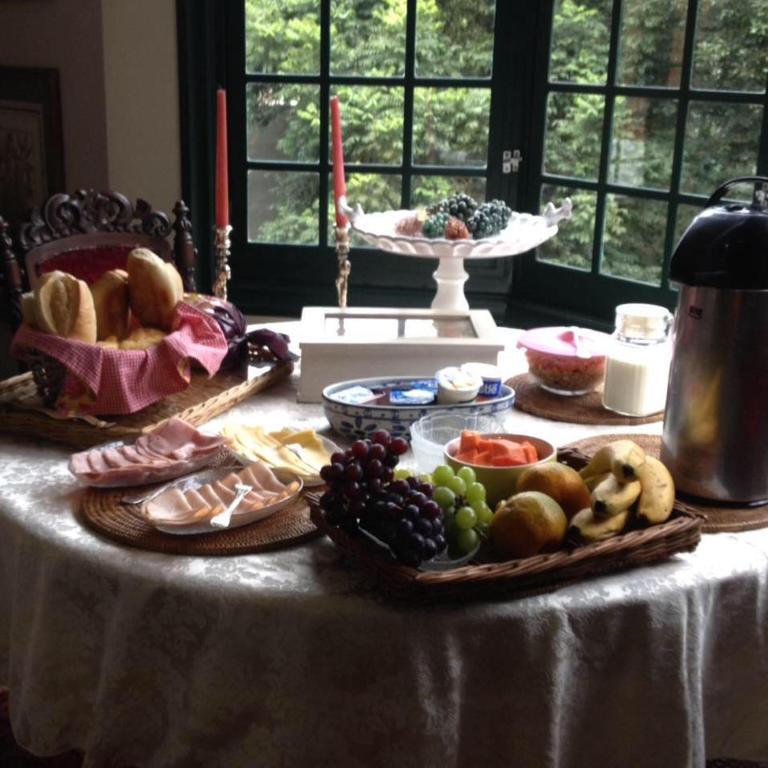  Villa Serena Bed & Breakfast