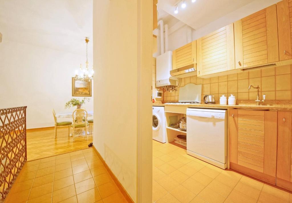 Kuchnia lub aneks kuchenny w obiekcie DolceVita Apartments N 287