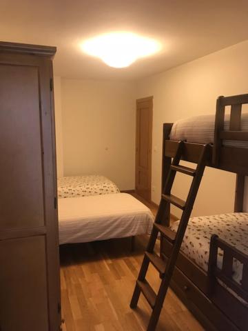 Postel nebo postele na pokoji v ubytování Biescas Centro! Garaje y wifi!!