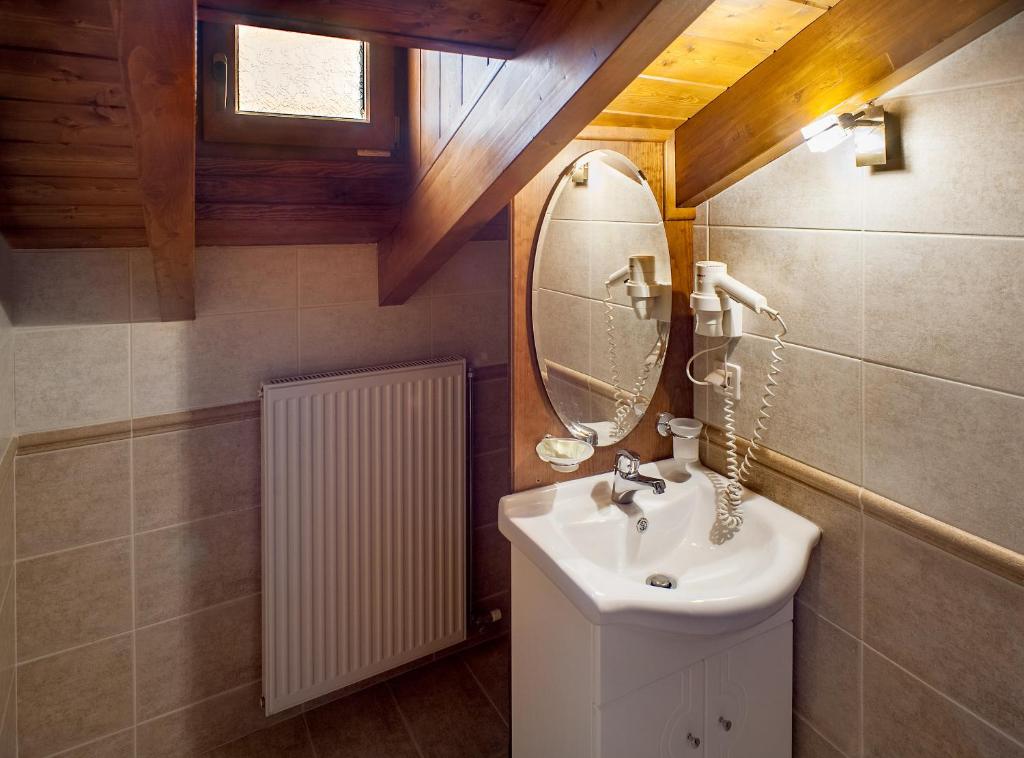 A bathroom at En Chora Vezitsa
