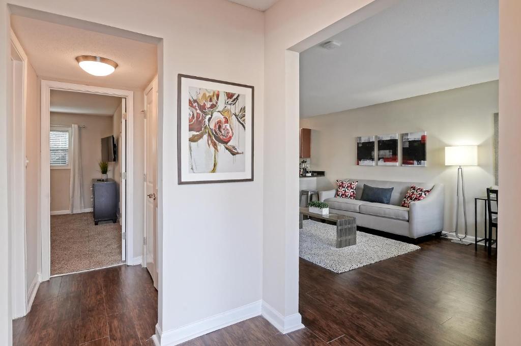 City center location with 2 4k HDTV'S & King bed