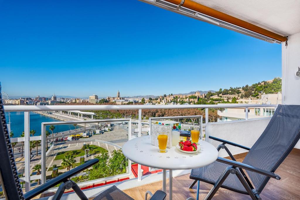Balkón alebo terasa v ubytovaní Susana Beach Apartment in Malaga by Solaga Holiday Homes