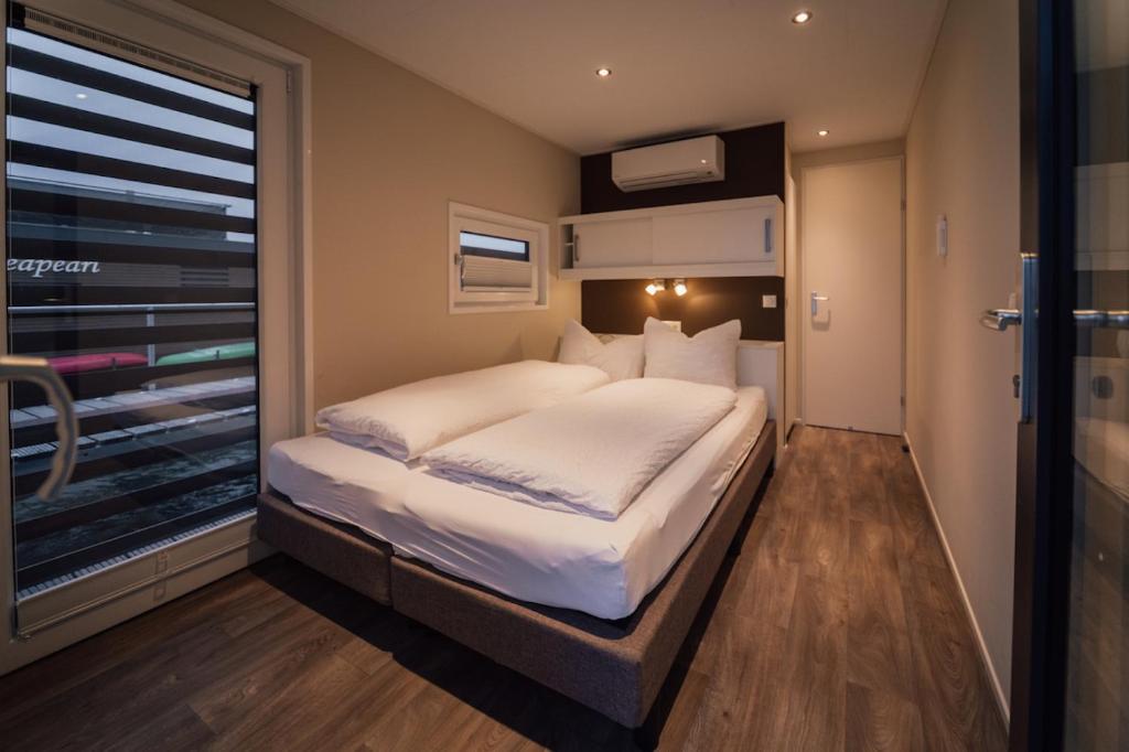 Goitzsche Resort - Barco De La Casa La Belle Vie