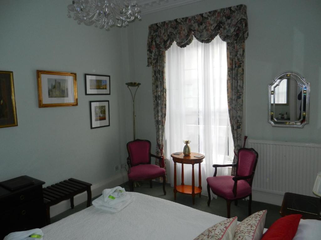 Brocks - King Room With Bath