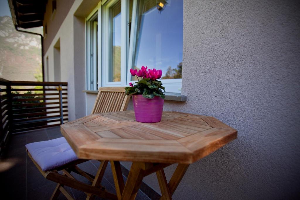 Balkón nebo terasa v ubytování Apartments Soča
