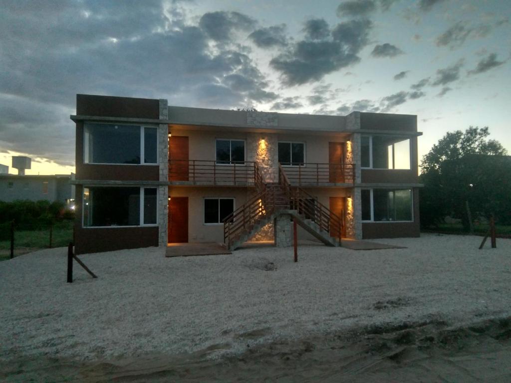 una casa en la cima de una playa en Complejo Rafina Villa Gesell en Villa Gesell