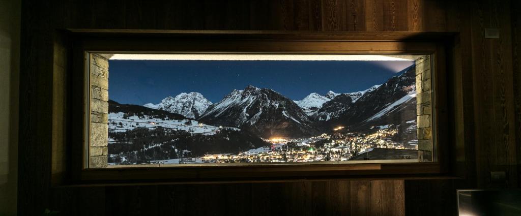Výhľad na hory alebo výhľad na hory priamo z apartmánu