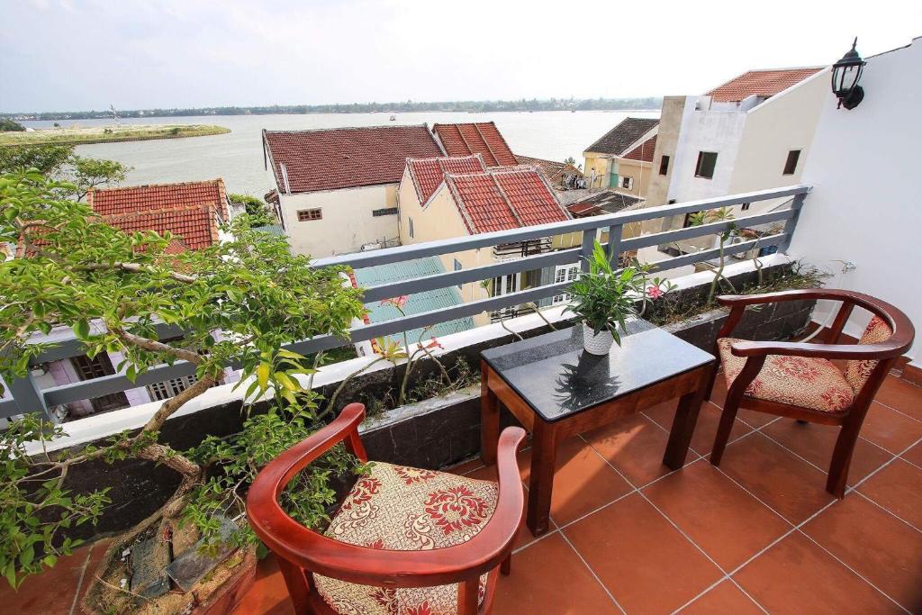 Balkón nebo terasa v ubytování Lantern Riverside Hoi An