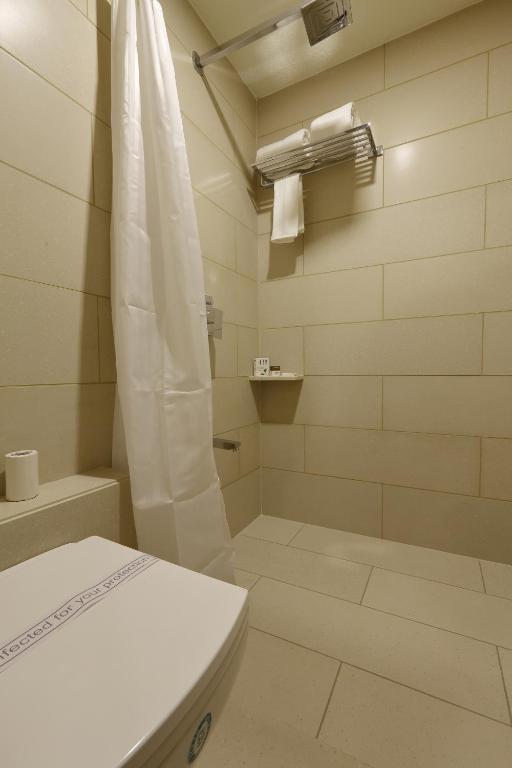 Koupelna v ubytování Hotel 440, A Serene Stay