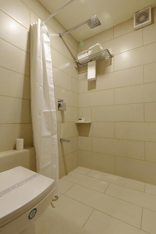 Koupelna v ubytování Hotel 440, A Serene Stay
