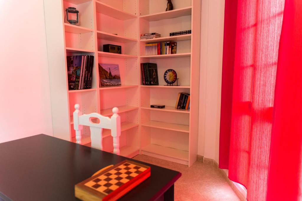 Knihovna v apartmánu