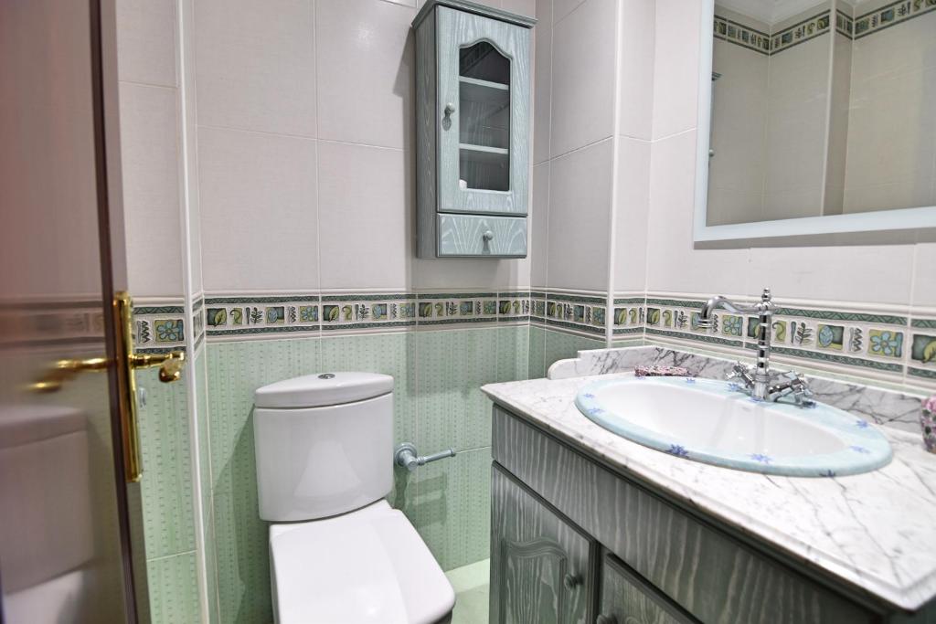 Kúpeľňa v ubytovaní Apt Luxury Reding Solo Familias