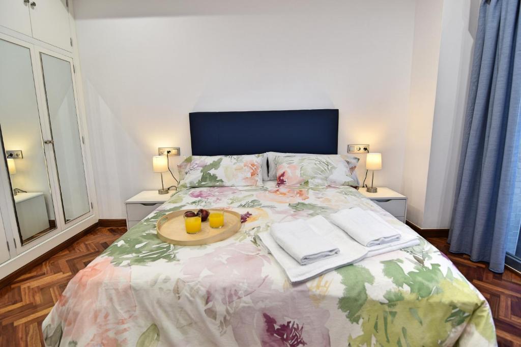 Posteľ alebo postele v izbe v ubytovaní Apt Luxury Reding Solo Familias