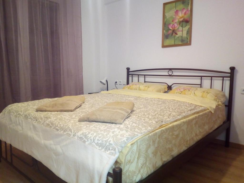 New studio next to metro for 2 people