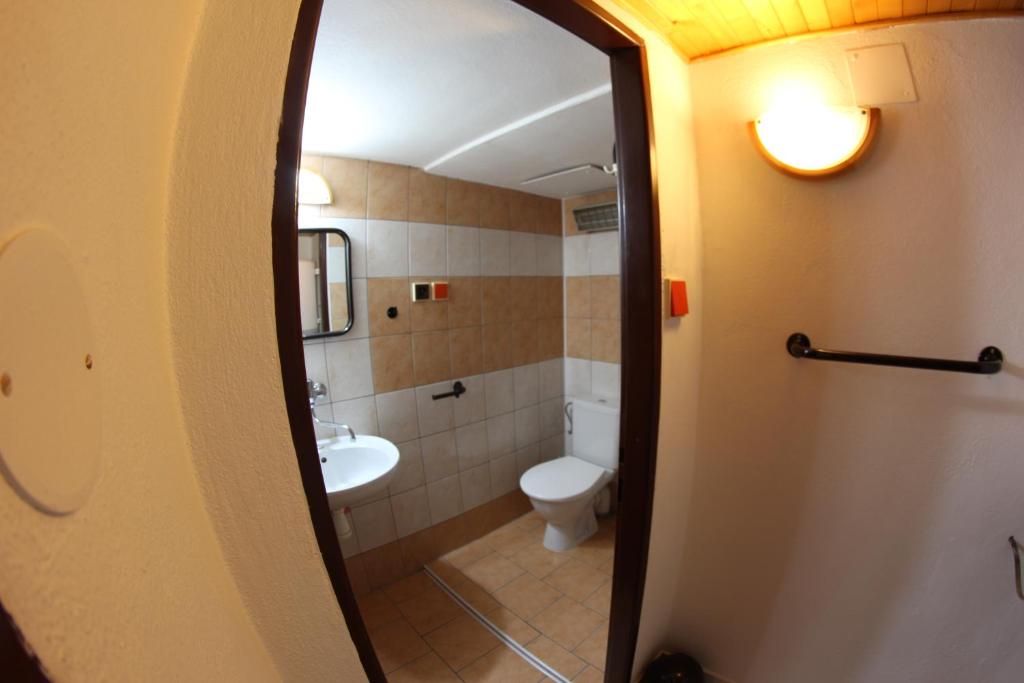 Koupelna v ubytování Chalupa U studánky