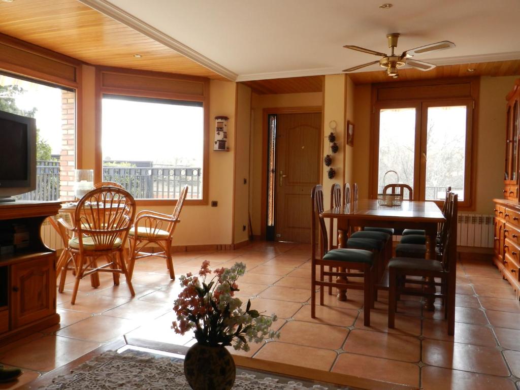 Chalet Puerta Castralvo, Teruel, Spain - Booking.com