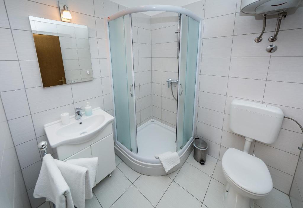 Kúpeľňa v ubytovaní Rooms & Apartments Bruno