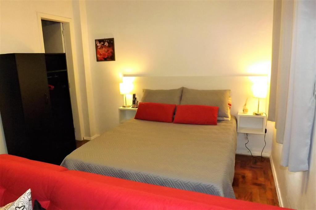 Lugar todo no Centro I-Próx. a Santa Casa e UFRGS  Lugar todo no Centro I-Próx. a Santa Casa e UFRGS