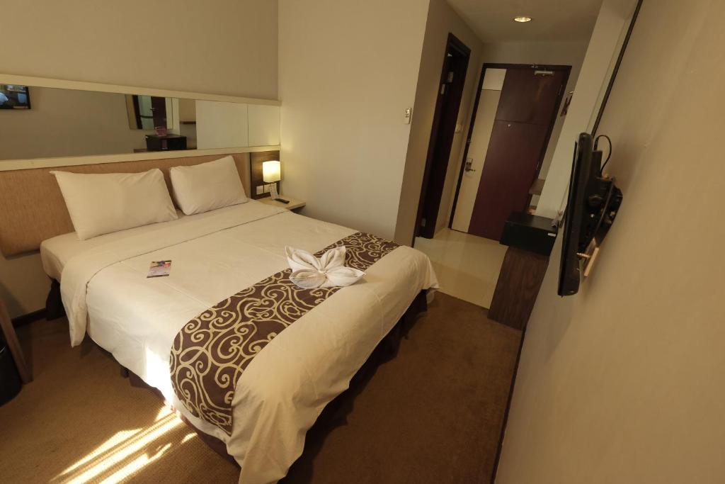 Tjokro Hotel Klaten - Superior Zimmer Mit Kingsize-Bett