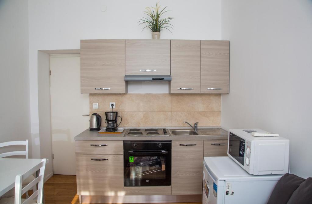 Apartments Victoria - 8