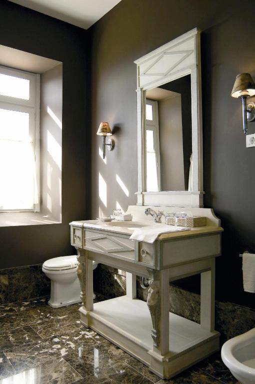 Koupelna v ubytování Hotel Palacio Urgoiti