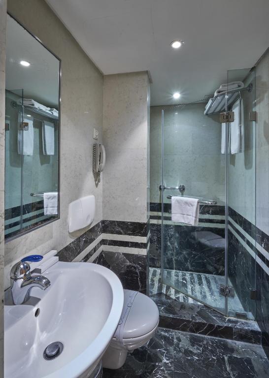 Koupelna v ubytování Coral Beach Hotel And Resort Beirut