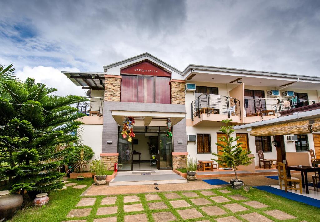 Gallery image of Greenfields Tourist Inn in Panglao