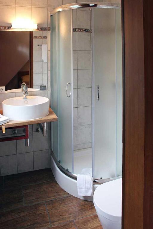 Koupelna v ubytování Hotel Peiler Garni