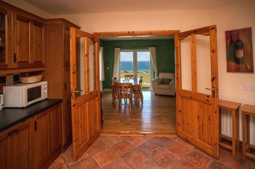 Kuchyň nebo kuchyňský kout v ubytování Cottage 259 - Renvyle