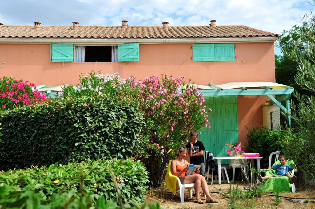 Κήπος έξω από το Résidence Goélia Sun Village