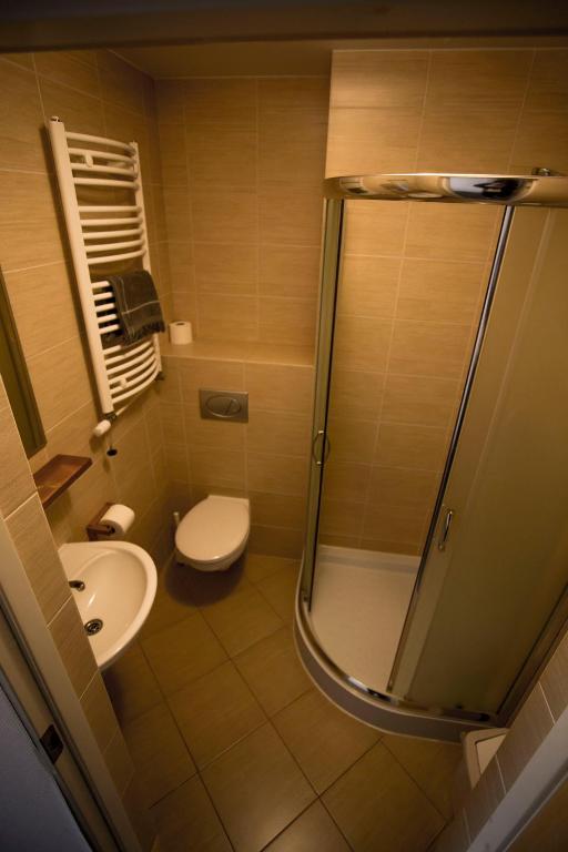 Kúpeľňa v ubytovaní Pokoje Nerja