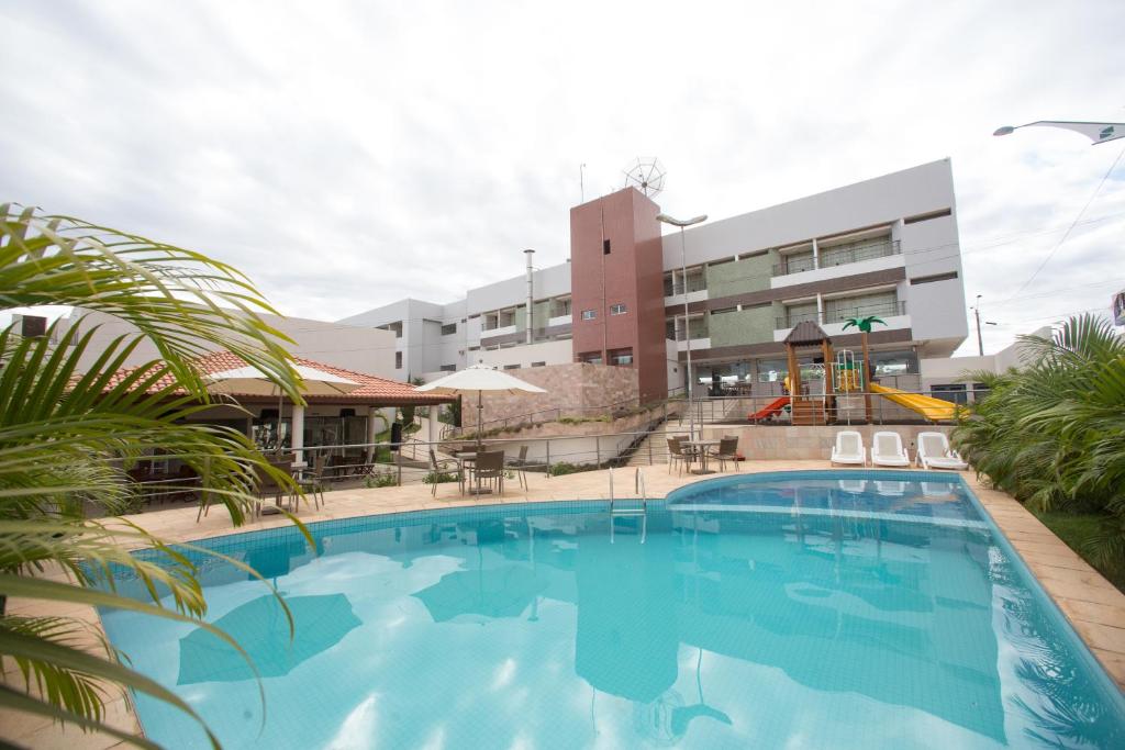 בריכת השחייה שנמצאת ב-Salgueiro Plaza Hotel או באזור