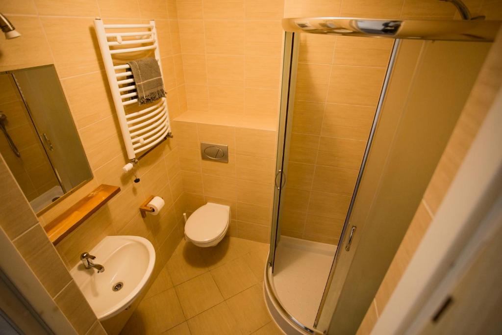 Kúpeľňa v ubytovaní Pokoje Nerja