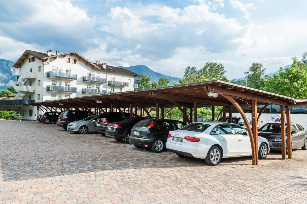 Nespecifikovaný výhled na hory nebo výhled na hory při pohledu z hotelu