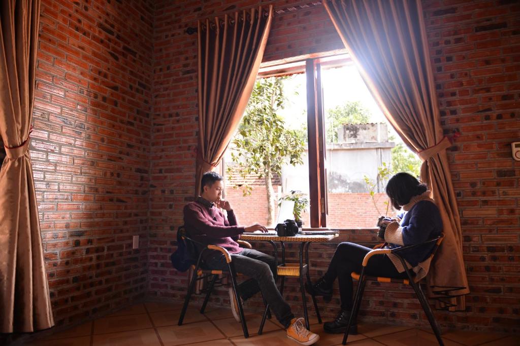 Ninh Binh Friendly Homestay - King Room With Garden View
