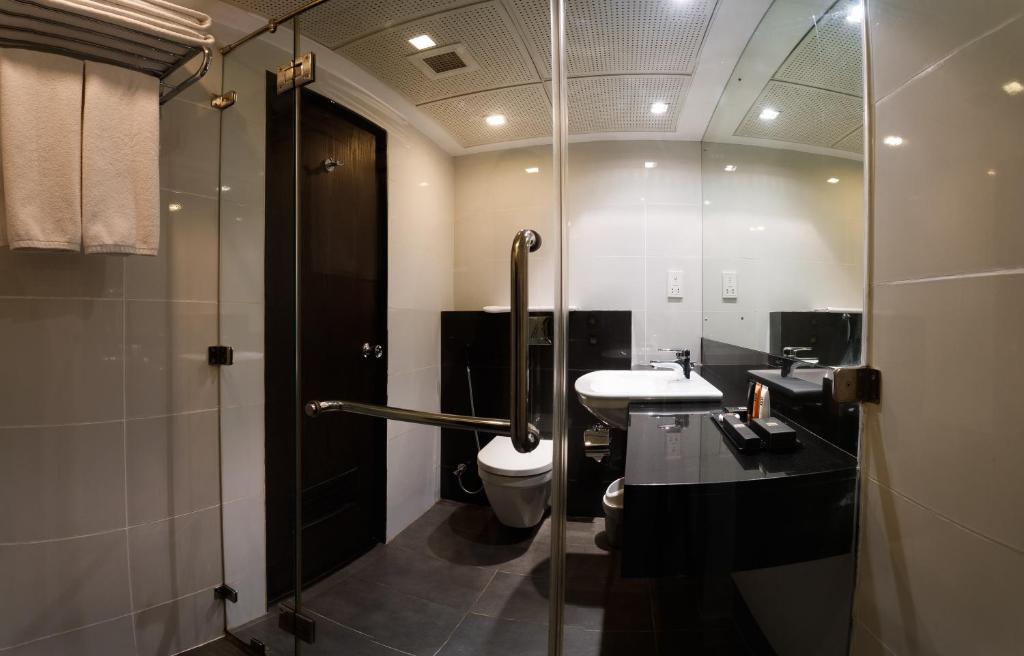 Koupelna v ubytování Renuka City Hotel