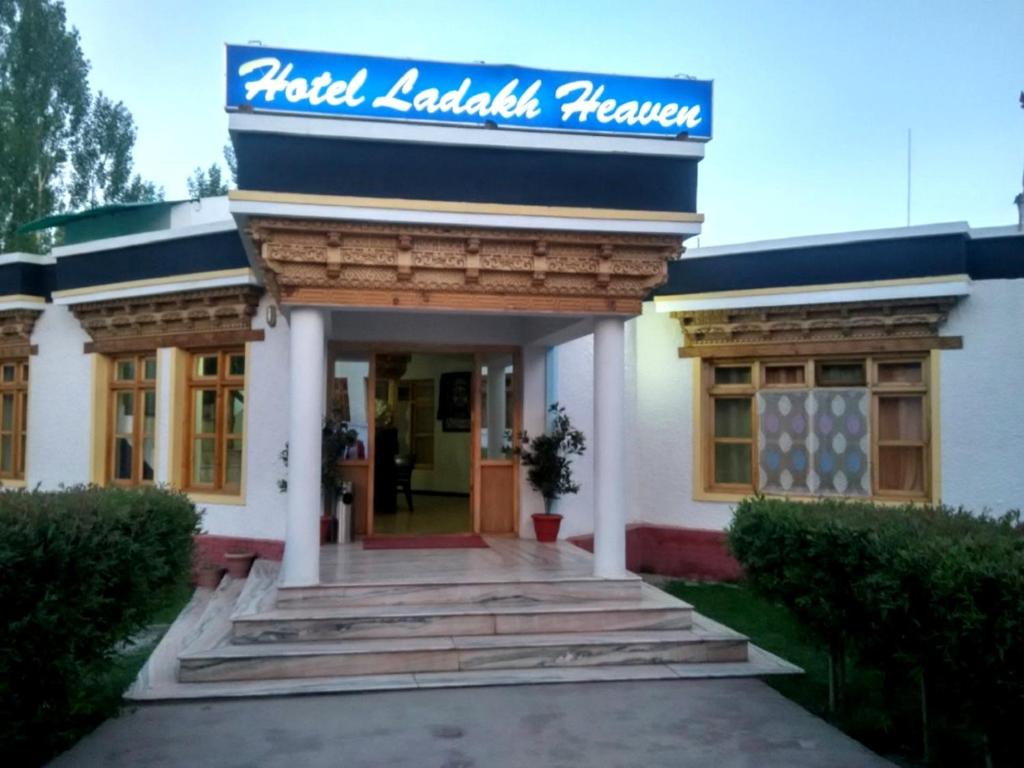 a building with a sign that reads hotel jaeliskshaw at Hotel Ladakh Heaven in Leh