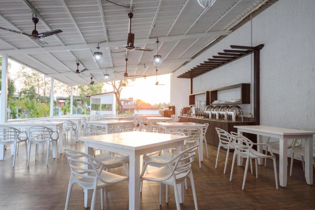 Restaurace v ubytování White Wood Resort By Stone Wood Hotels