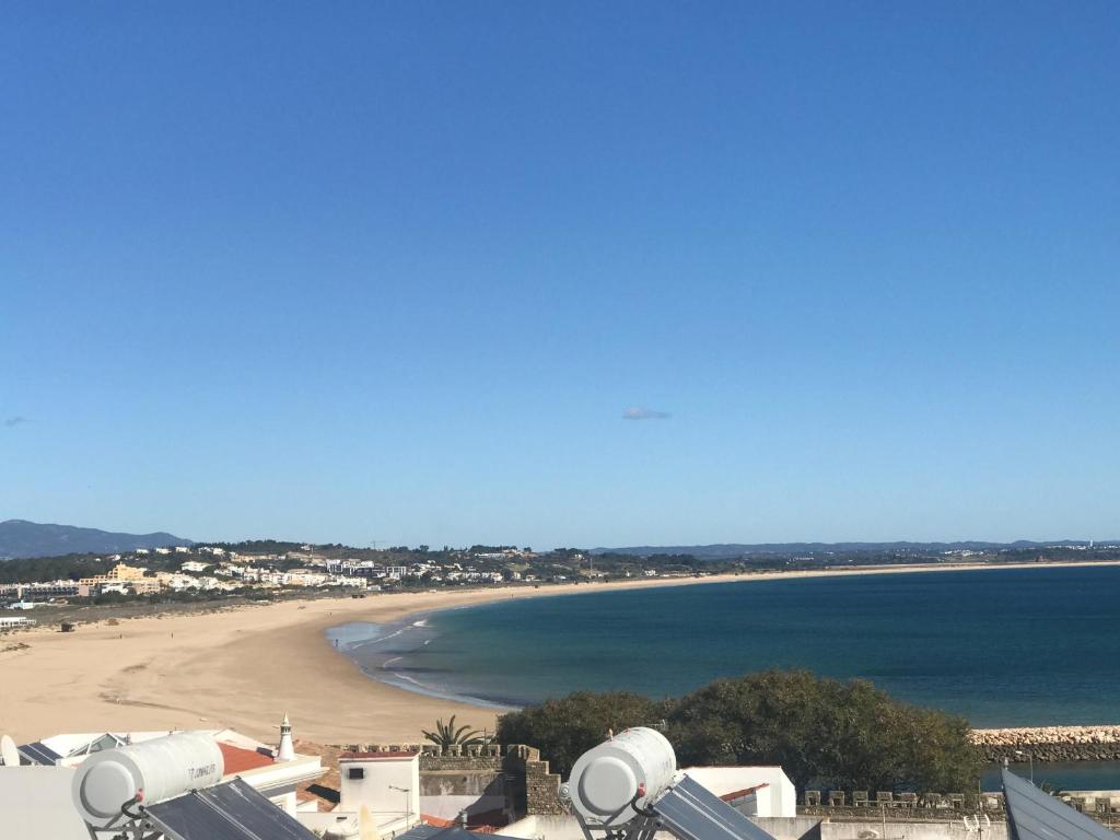 HENRI'S APARTMENTS - Pateo de Santo António - 19