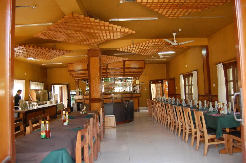 Restaurace v ubytování Hotel Parkland