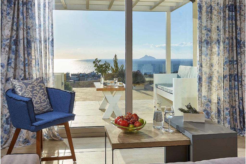 A seating area at Elkysti Crete