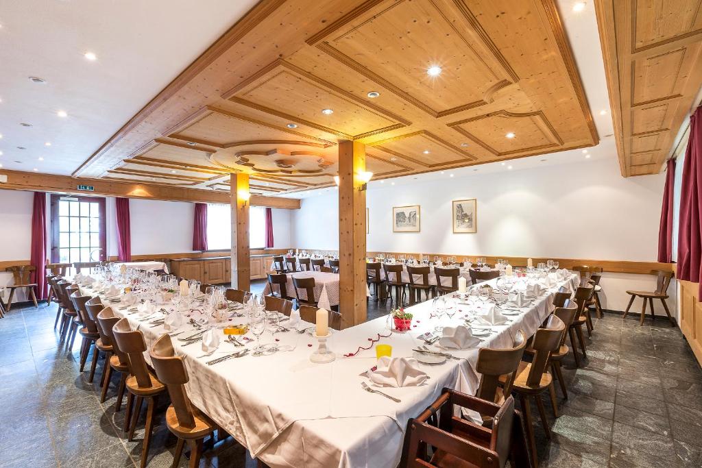 Restaurace v ubytování Hotel Alpina