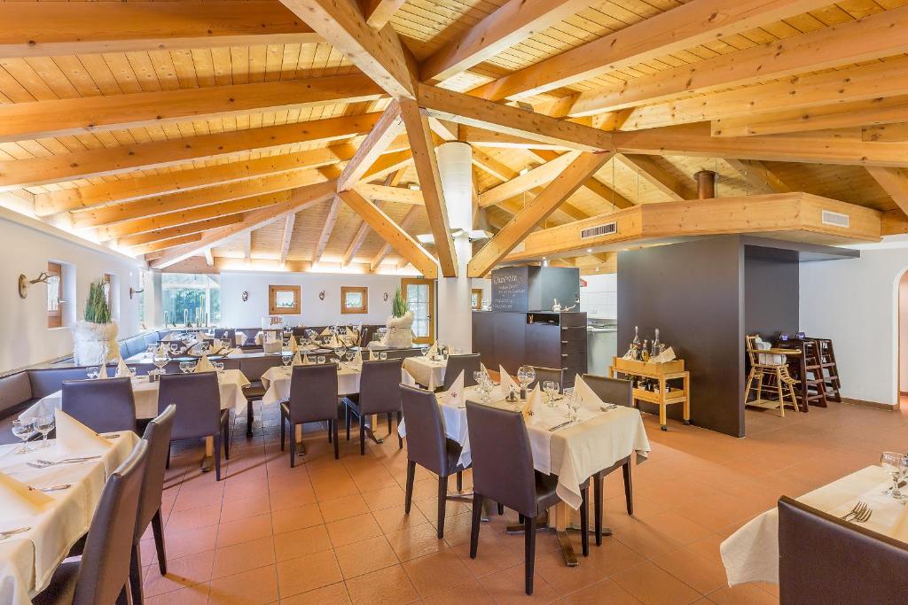 Restaurace v ubytování Hotel Alpina